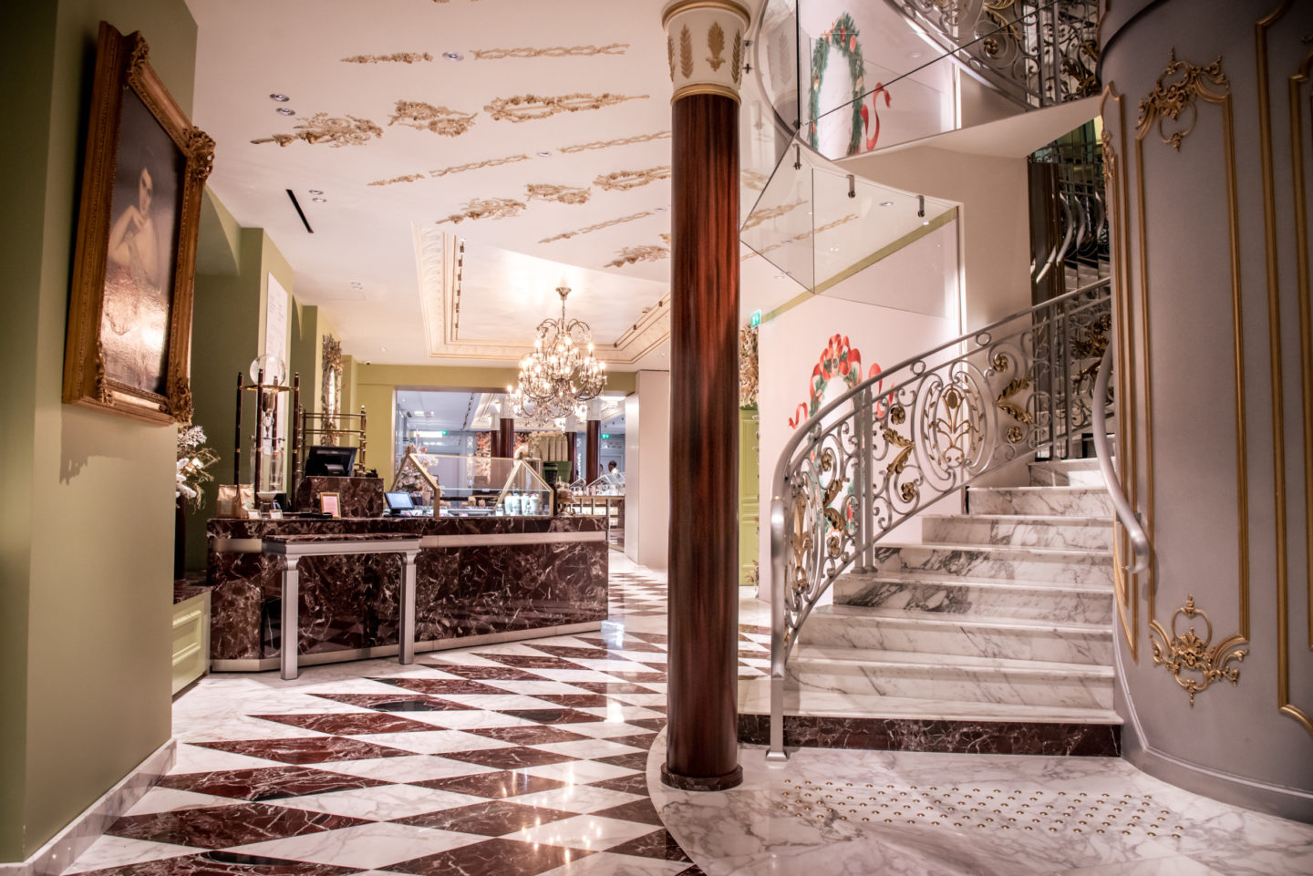 Laduree Champs Elysees Hadrien Favreau Photographie Acceuil