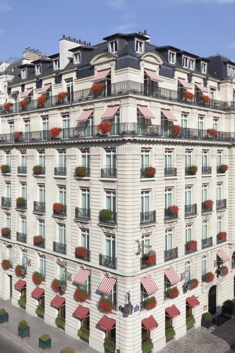 Le Bristol Paris Façade Copyright Claire Cocano