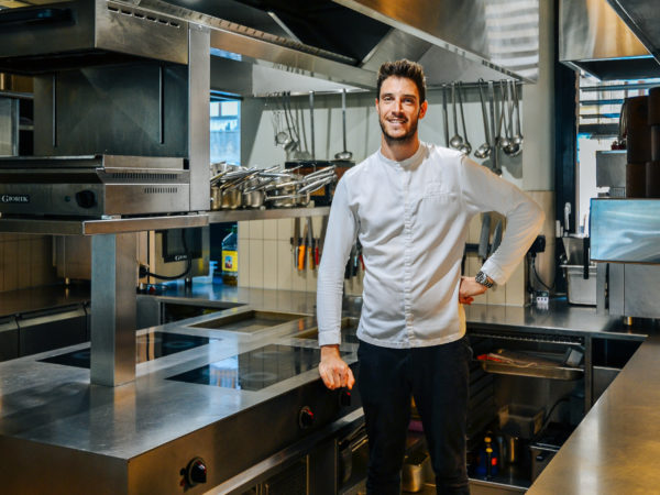 Antoine Debonnaire, un sous-chef complice au Café des Banques