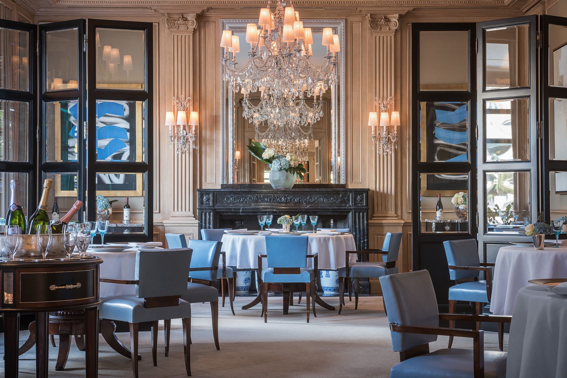 Il Lago interior