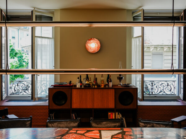 La table cachée du Café des Banques