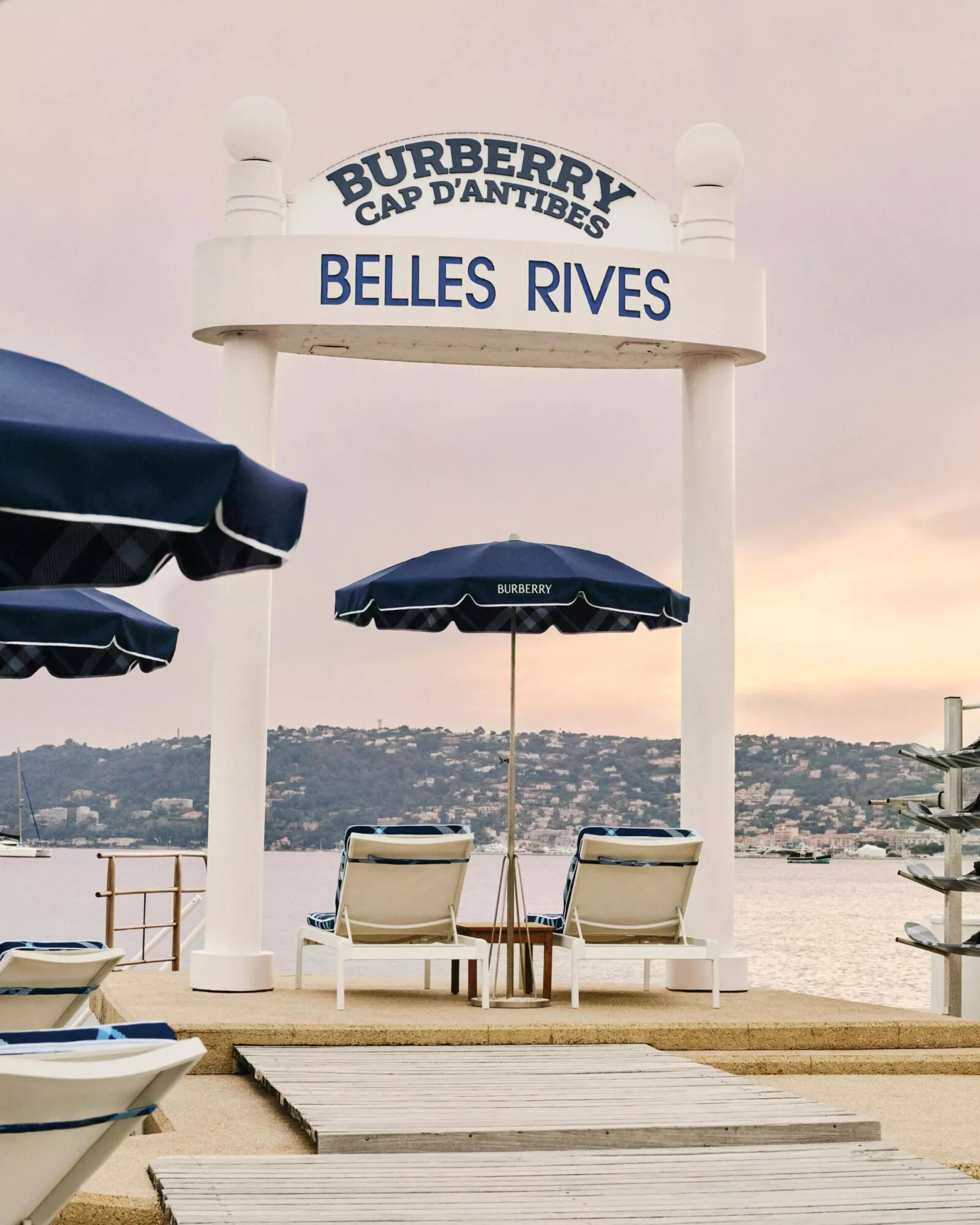 Burberry habille l&rsquo;hôtel Belles Rives