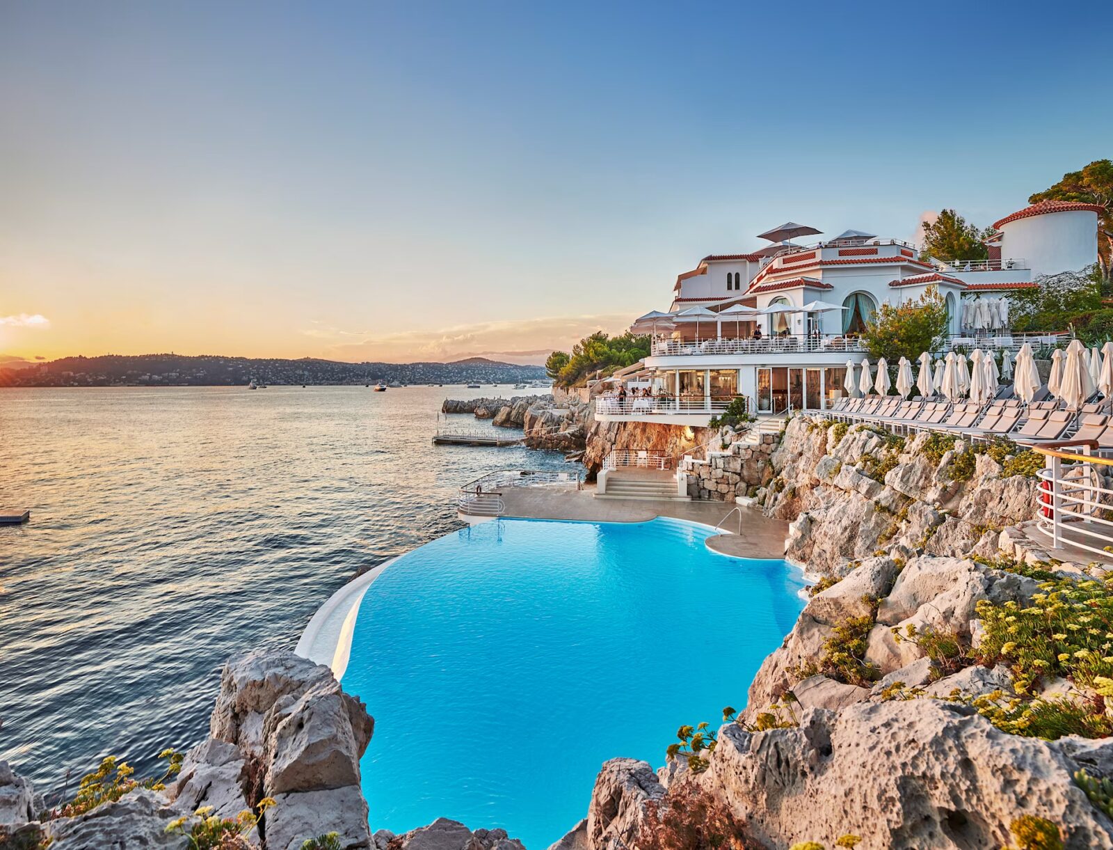 Oetker voit grand sur la Riviera